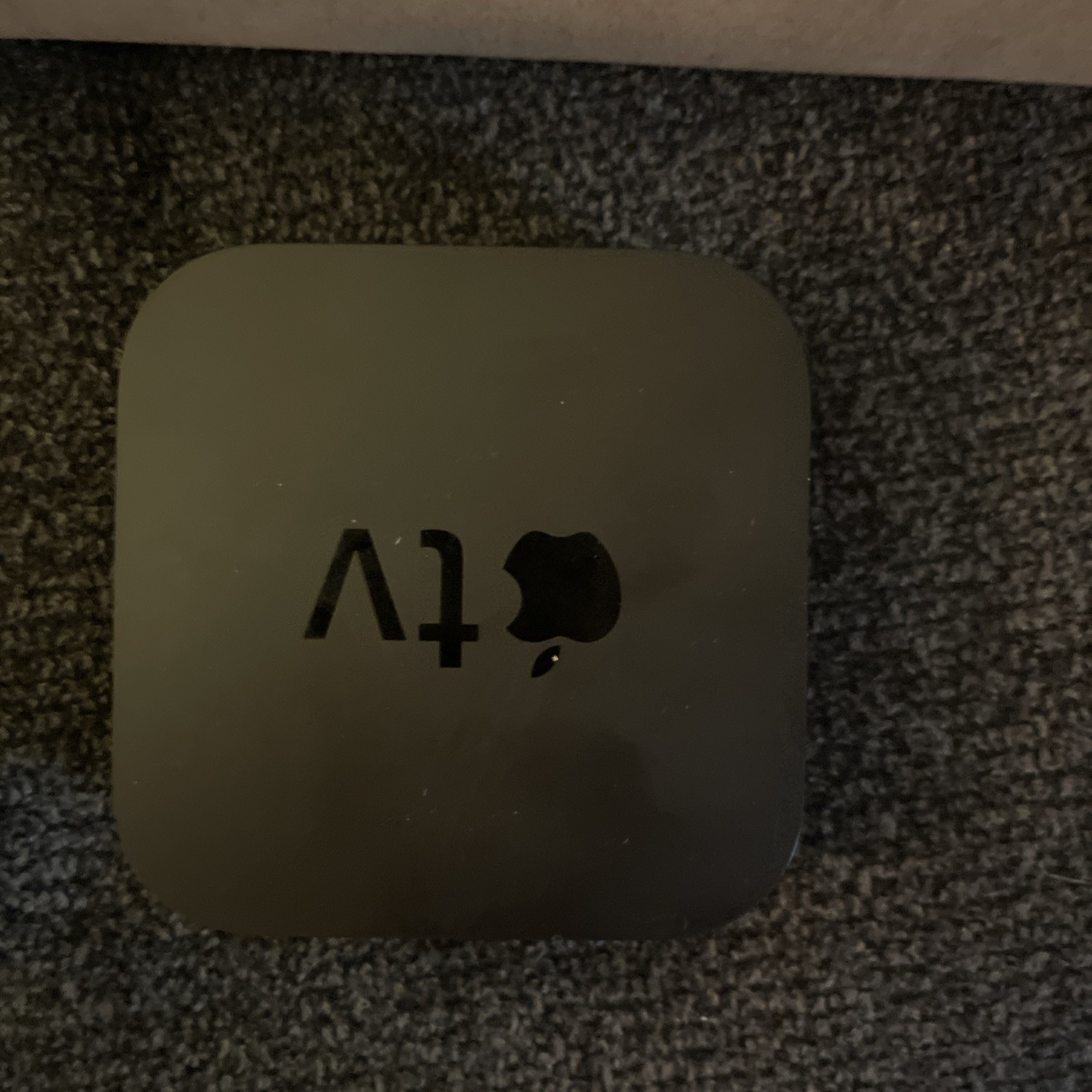 Apple TV 4K A1842 (4k 1st Gen) 64GB Streamer with cord/remote, Excellent!