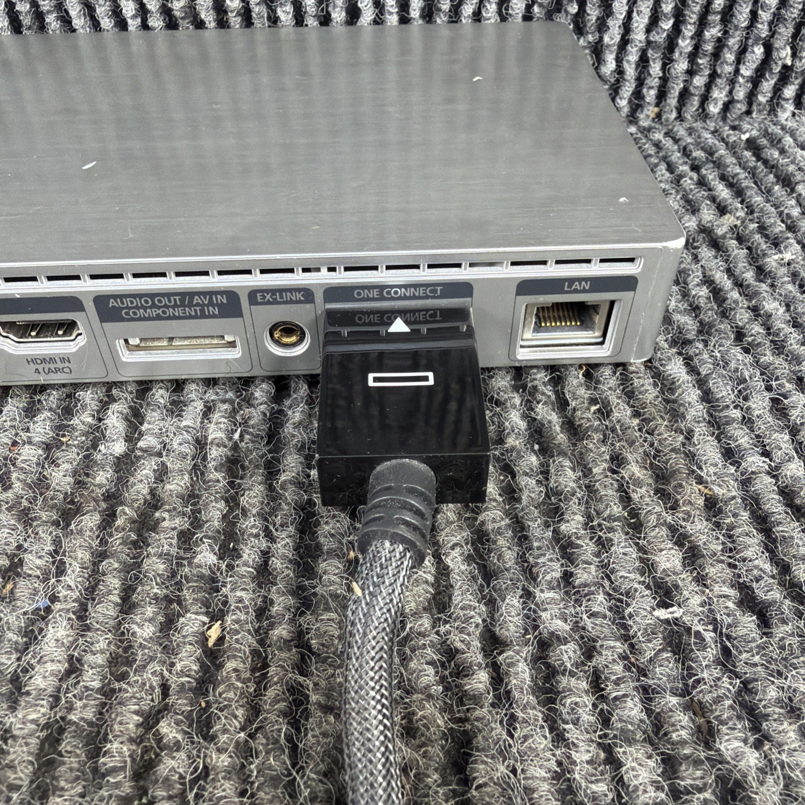 Samsung UHD Evolution Kit (2014) SEK-2500U with One Connect Cable (READ)