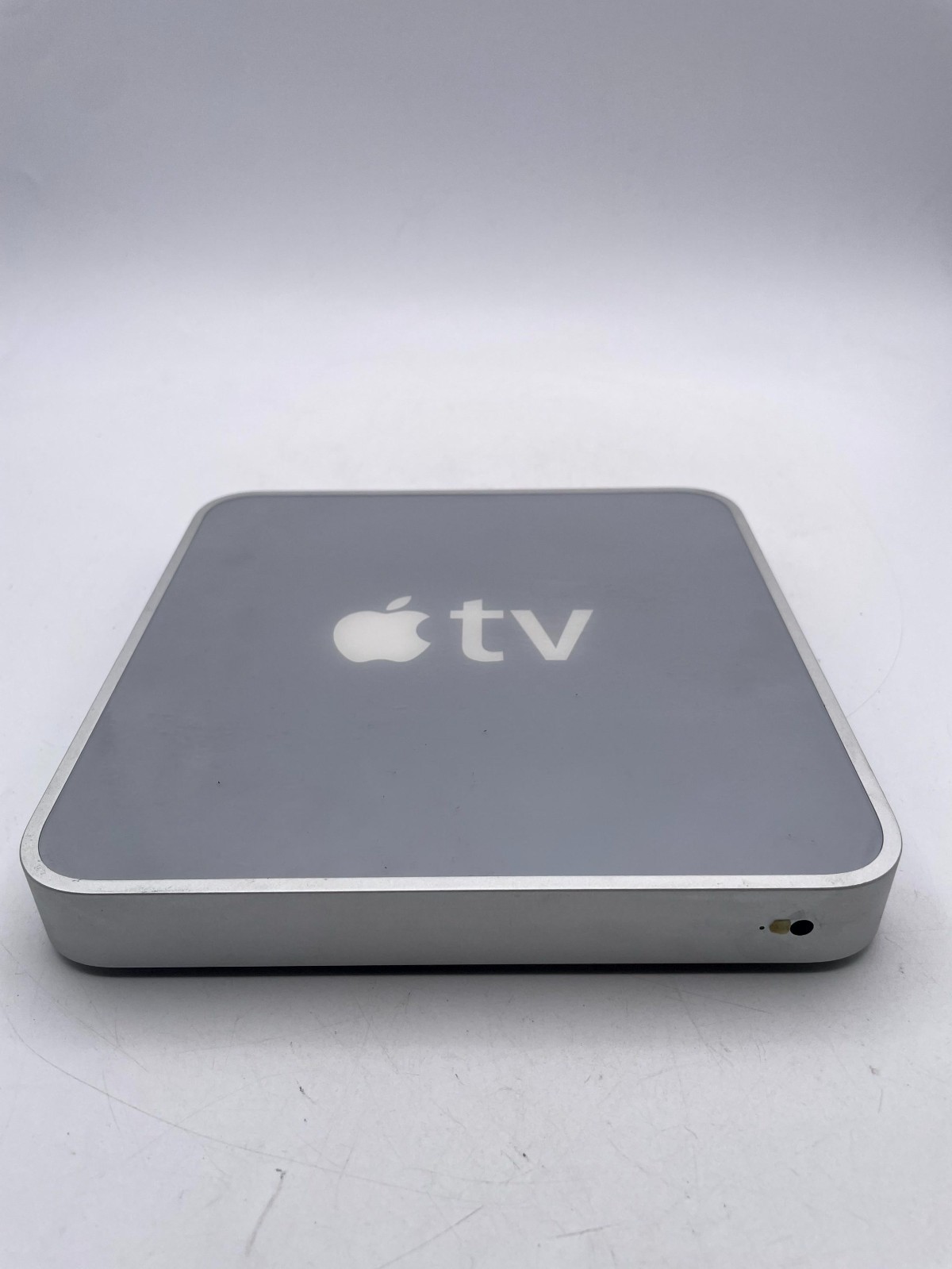 Apple TV 1st Generation A1218 Media Streamer Silver USB 2.0 HDMI Ethernet Port