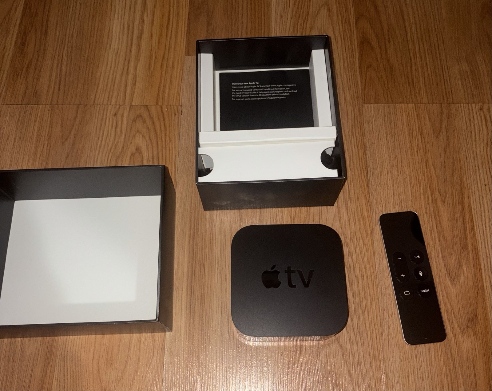 Apple TV HD 32GB (4th Generation) Model A1625 MGY52LL/A – w/ Remote/ Cable & Box