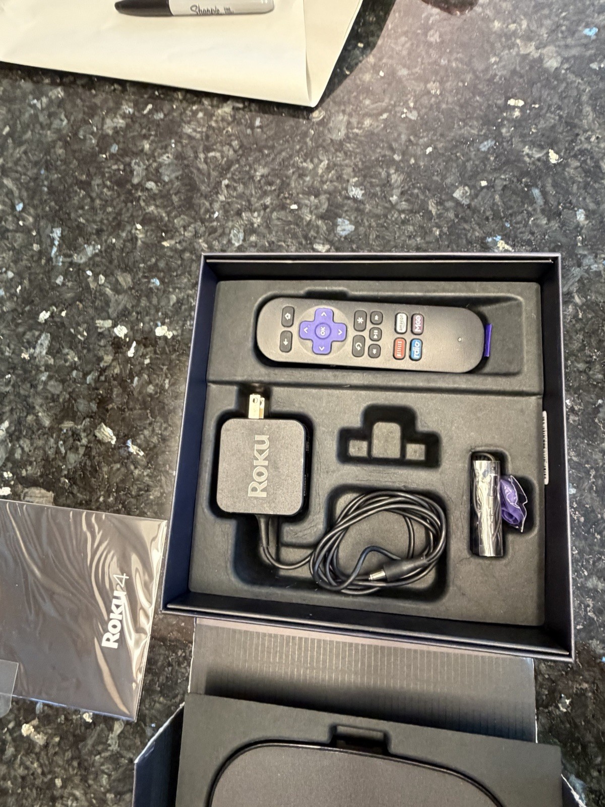 Roku 4 4K Streaming Player 4400R w/ Remote & Power Cable W/packaging