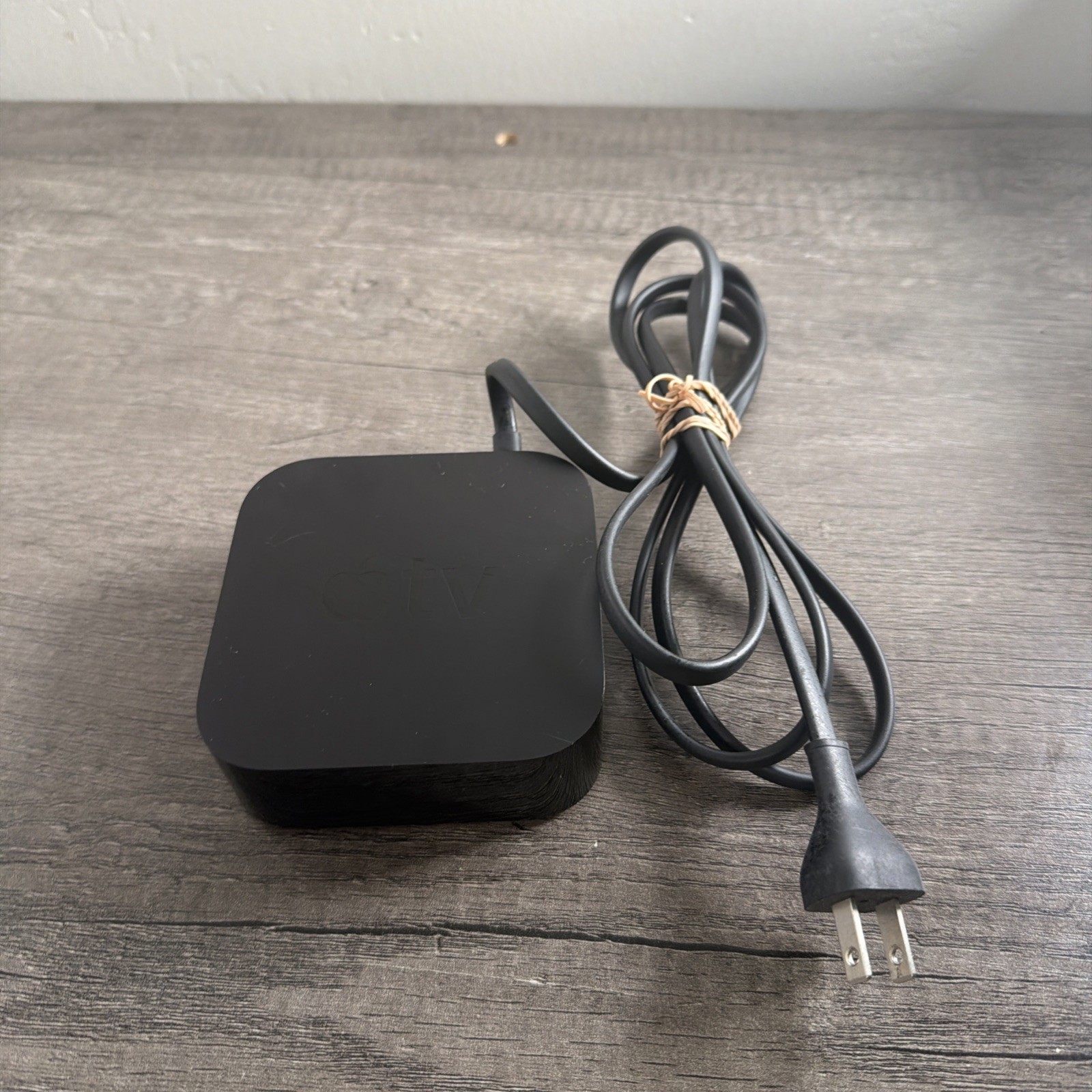 Apple TV (1th Generation) 4K 32GB HD Media Streamer W/ Cord, No Remote – A1842