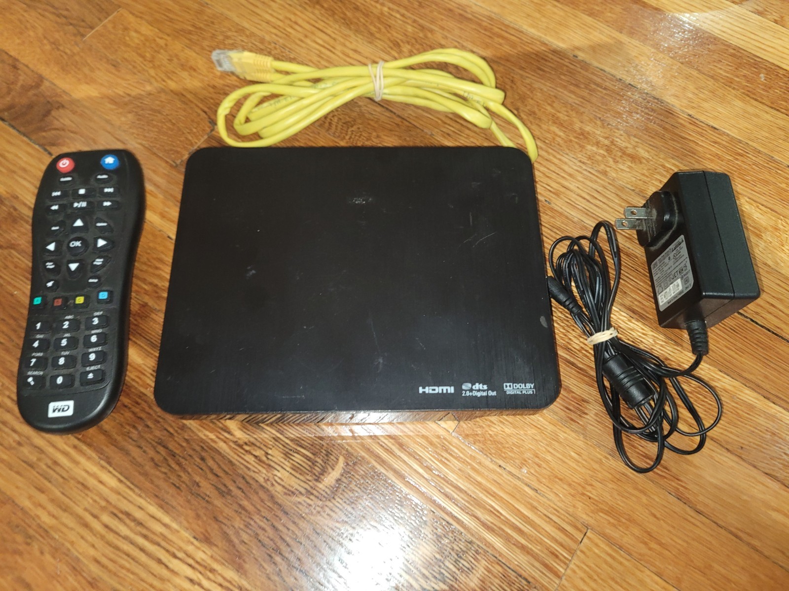 WESTERN DIGITAL – WD TV LIVE HUB (1TB MEDIA CENTER) FOR REPAIR OR PARTS