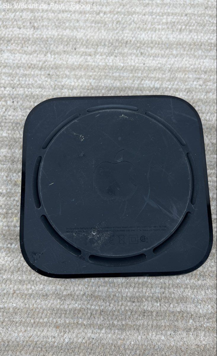 Apple TV 32GB 4K HD Media Streamer – Black (MQD22LL/A, 1st Generation) Read VGC