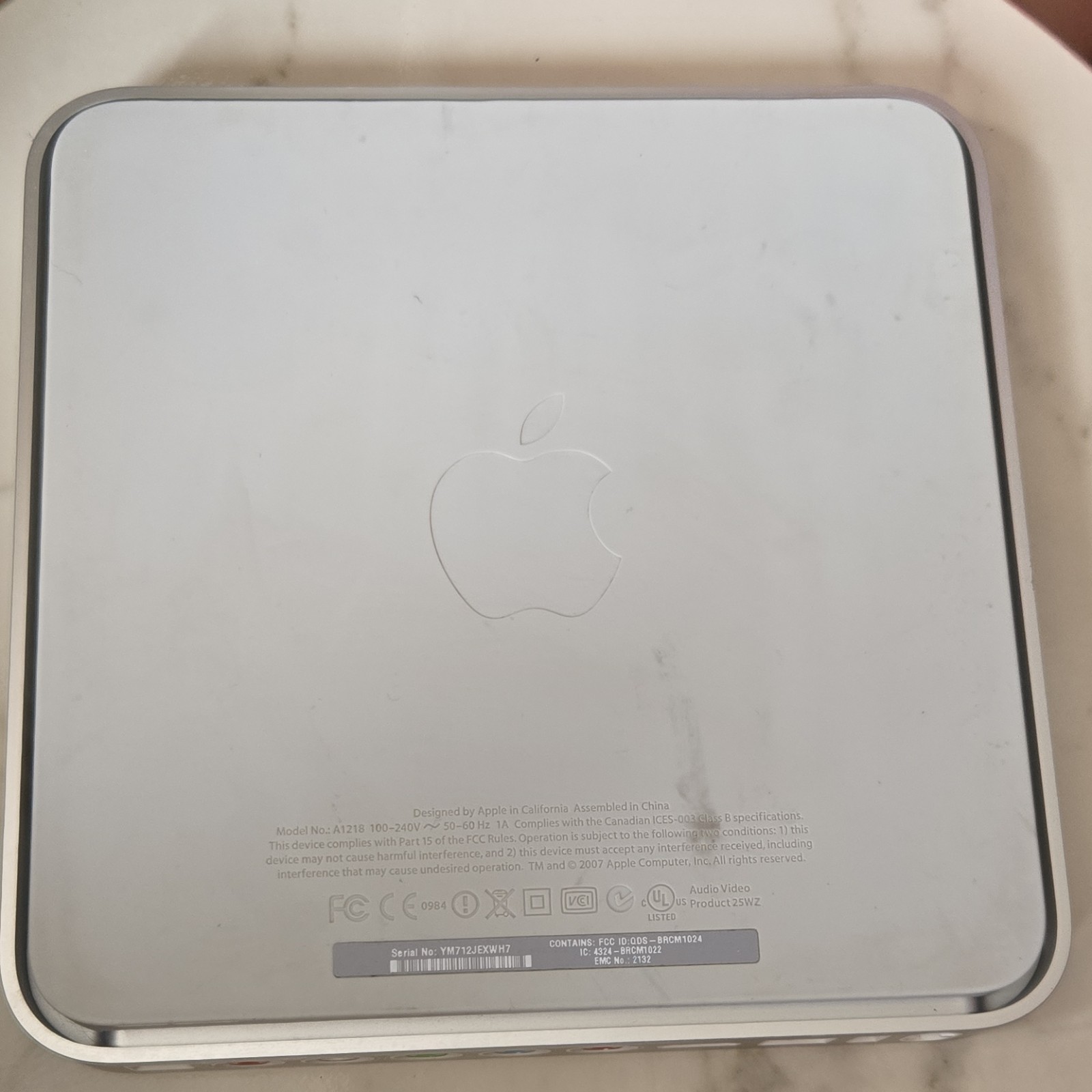 Apple TV A1218 Media Streamer Silver HDMI Wi-Fi Multiple AV Ports 2007