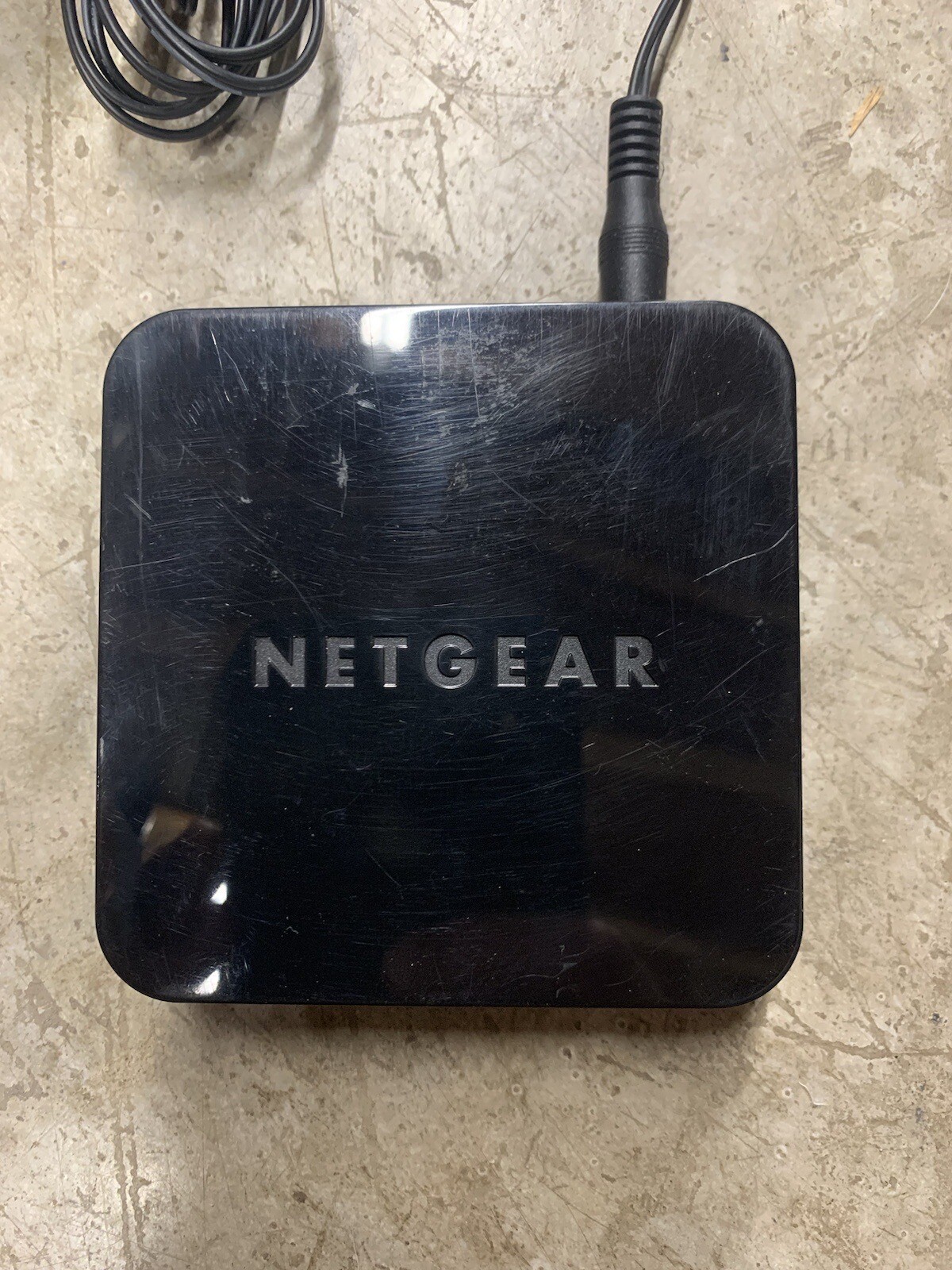 NetGear NTV300 HD Media Streaming Player  And Charger