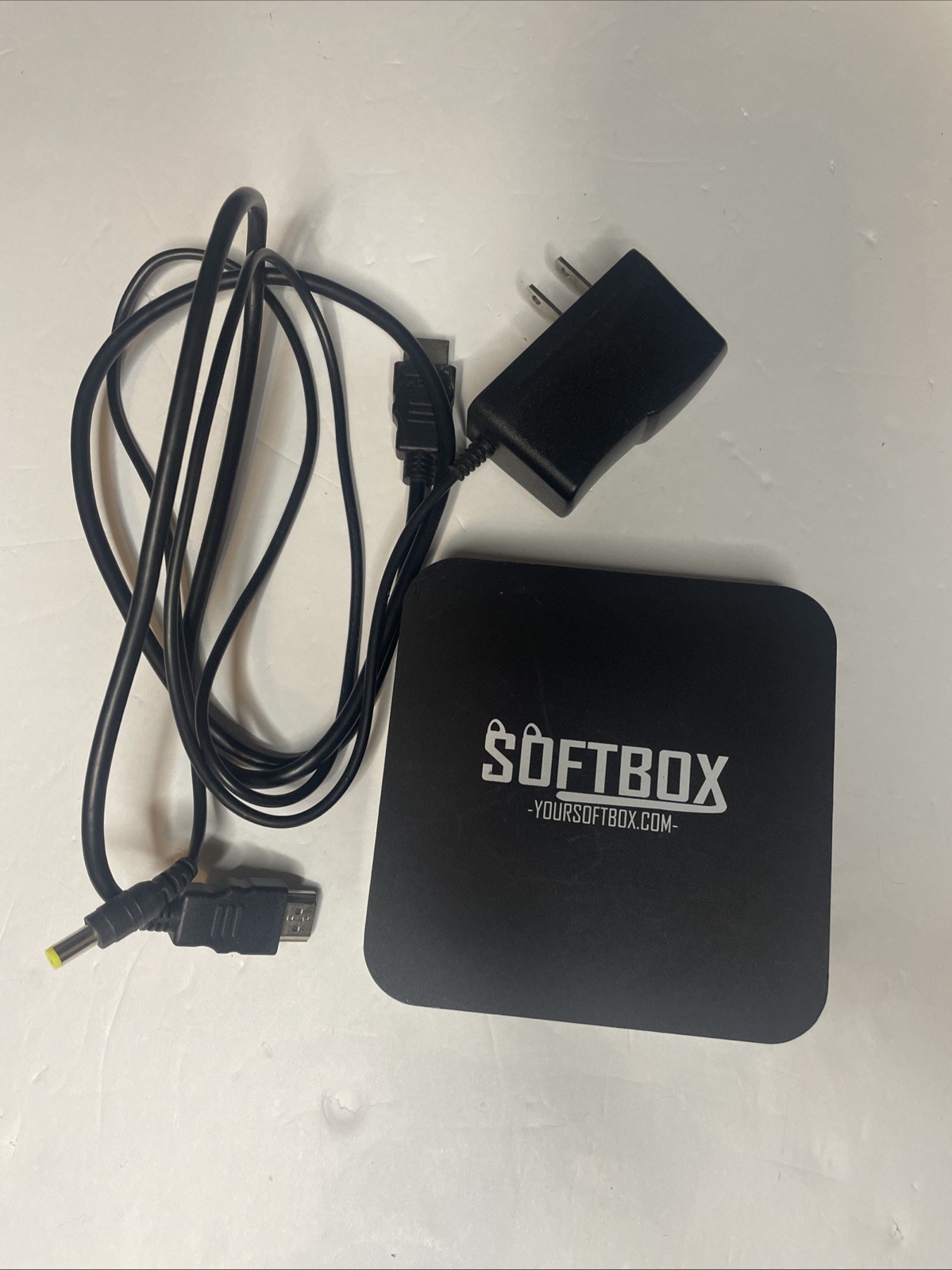 Soft Box Streaming Device. Lights Up When Plugged In. Untested Other Than That.