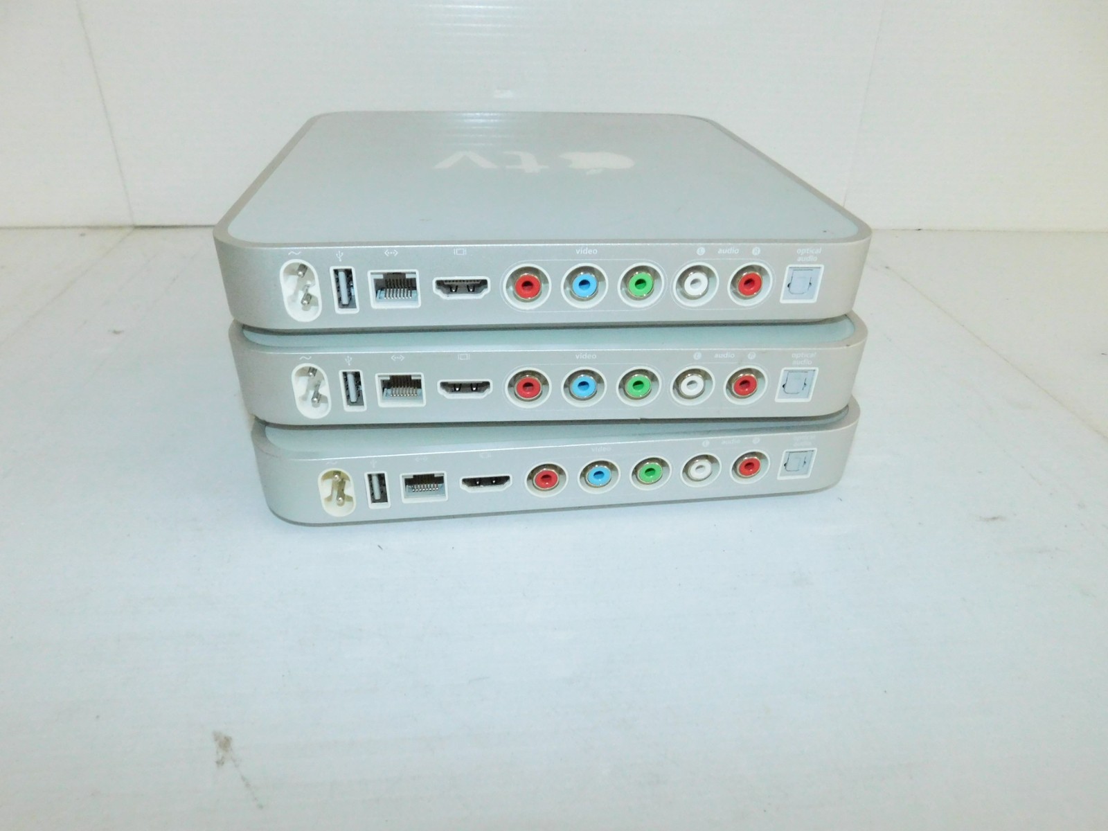 APPLE A1218 MEDIA STREAMING DEVICE – LOT OF 3 (PQY43)