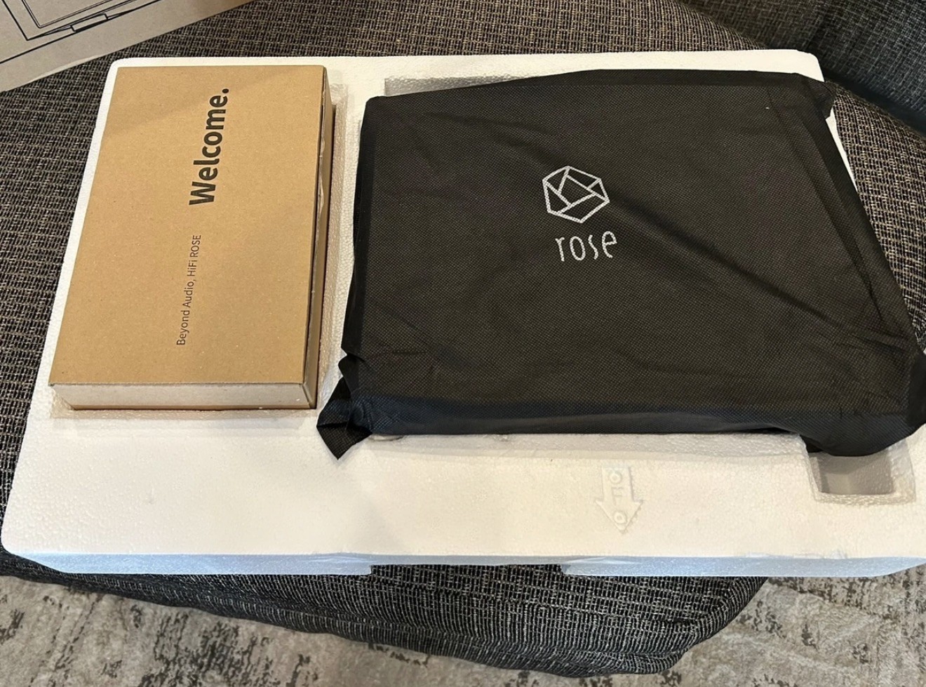 Hifi Rose RS250 Music Network Streamer in original box with remote