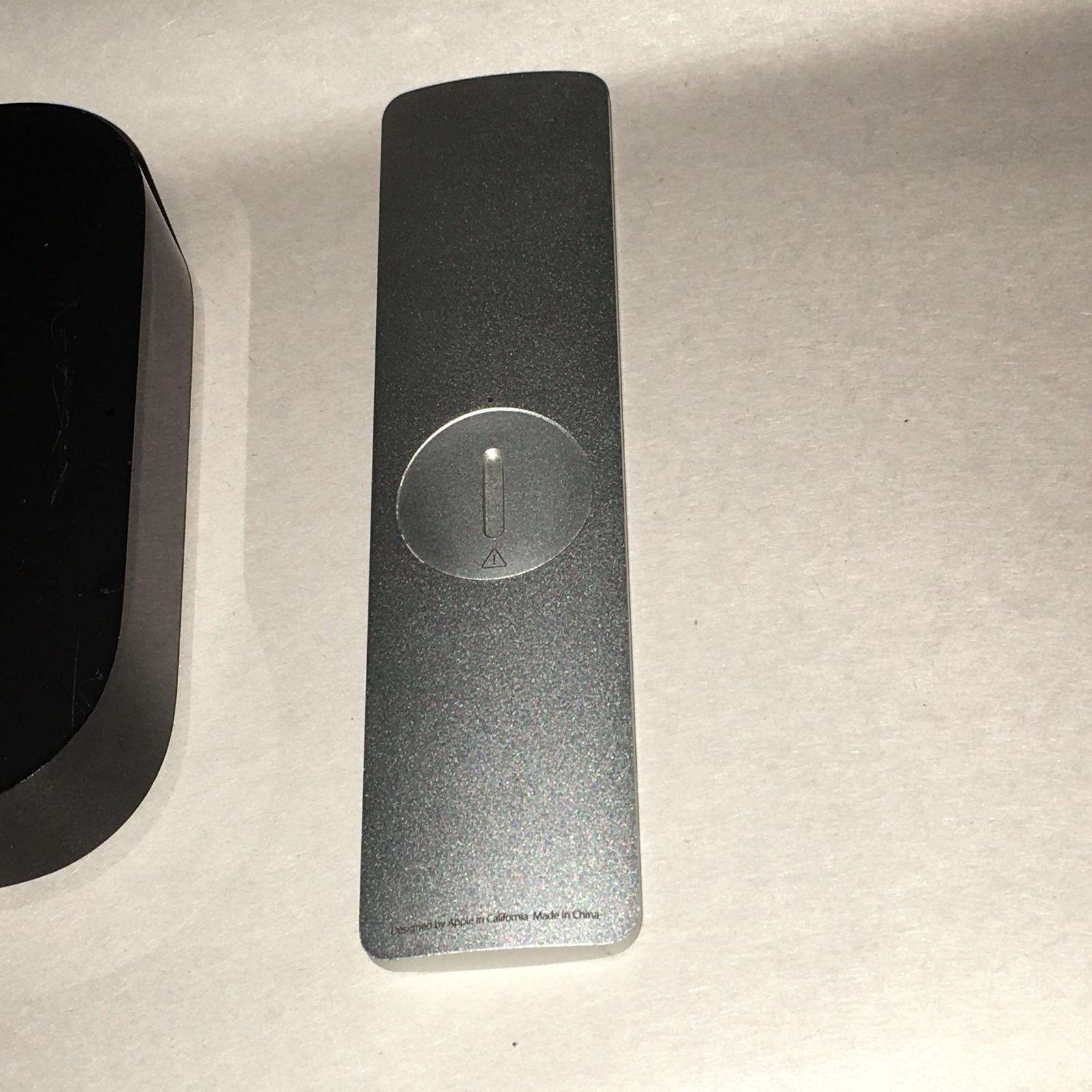 Apple TV (3rd Generation, Model A1469) 1080p Full HD 8GB Digital HD Media Stream