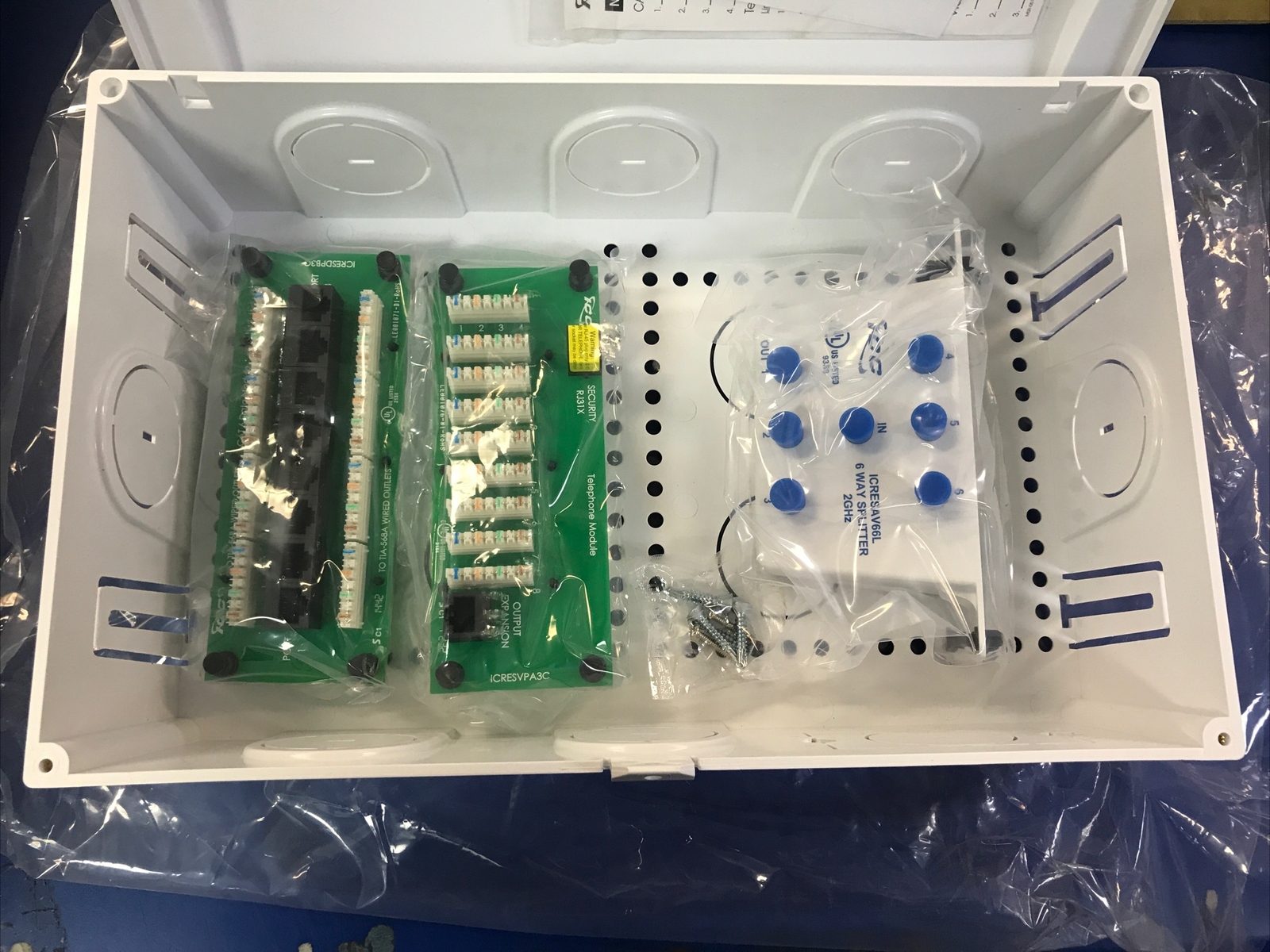 Icc Net Media Center 9In Enclosure Combo Plastic ICRESDC9PK