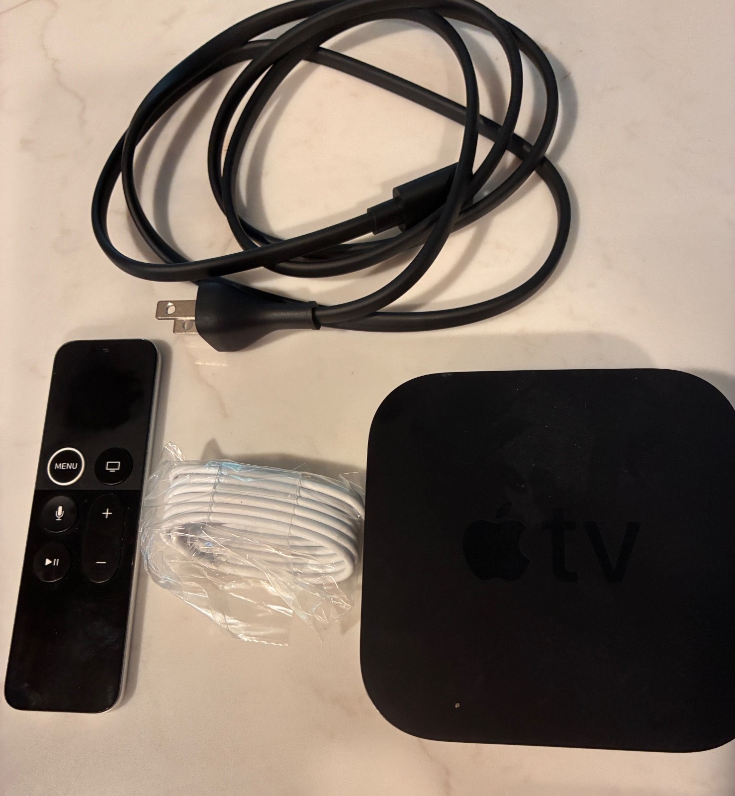 Apple TV (4th Generation) 32GB HD Media Streamer – A1625