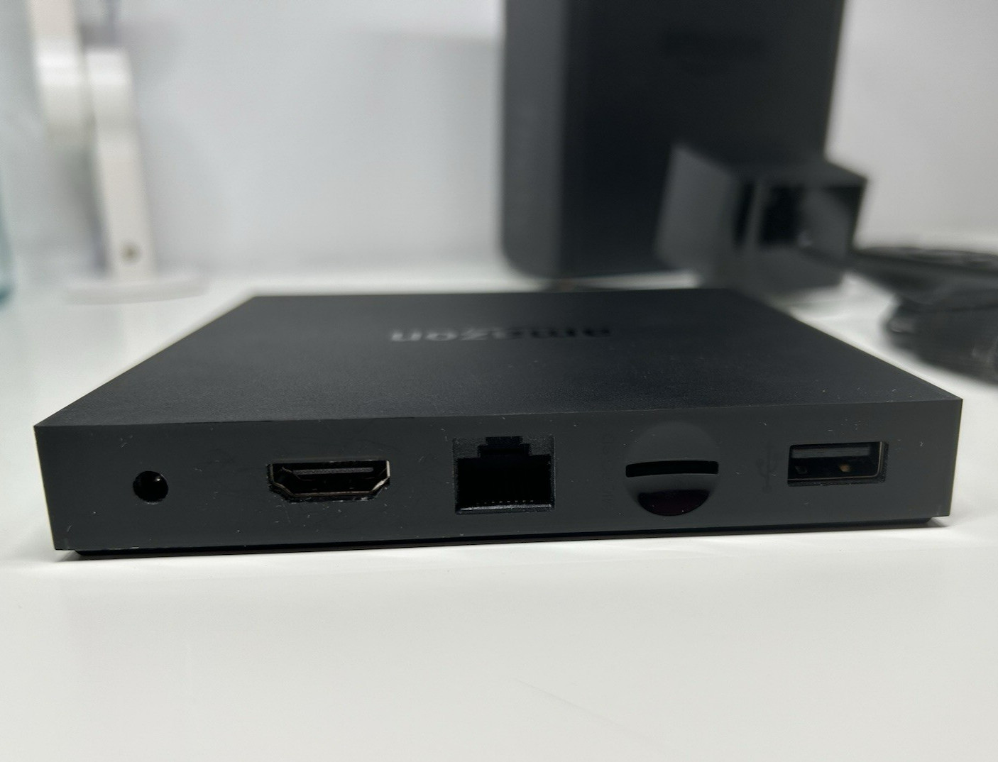 Amazon Fire TV 2nd Gen DV83YW 4K Ultra HD Complete – Remote, Power Adapter, Box