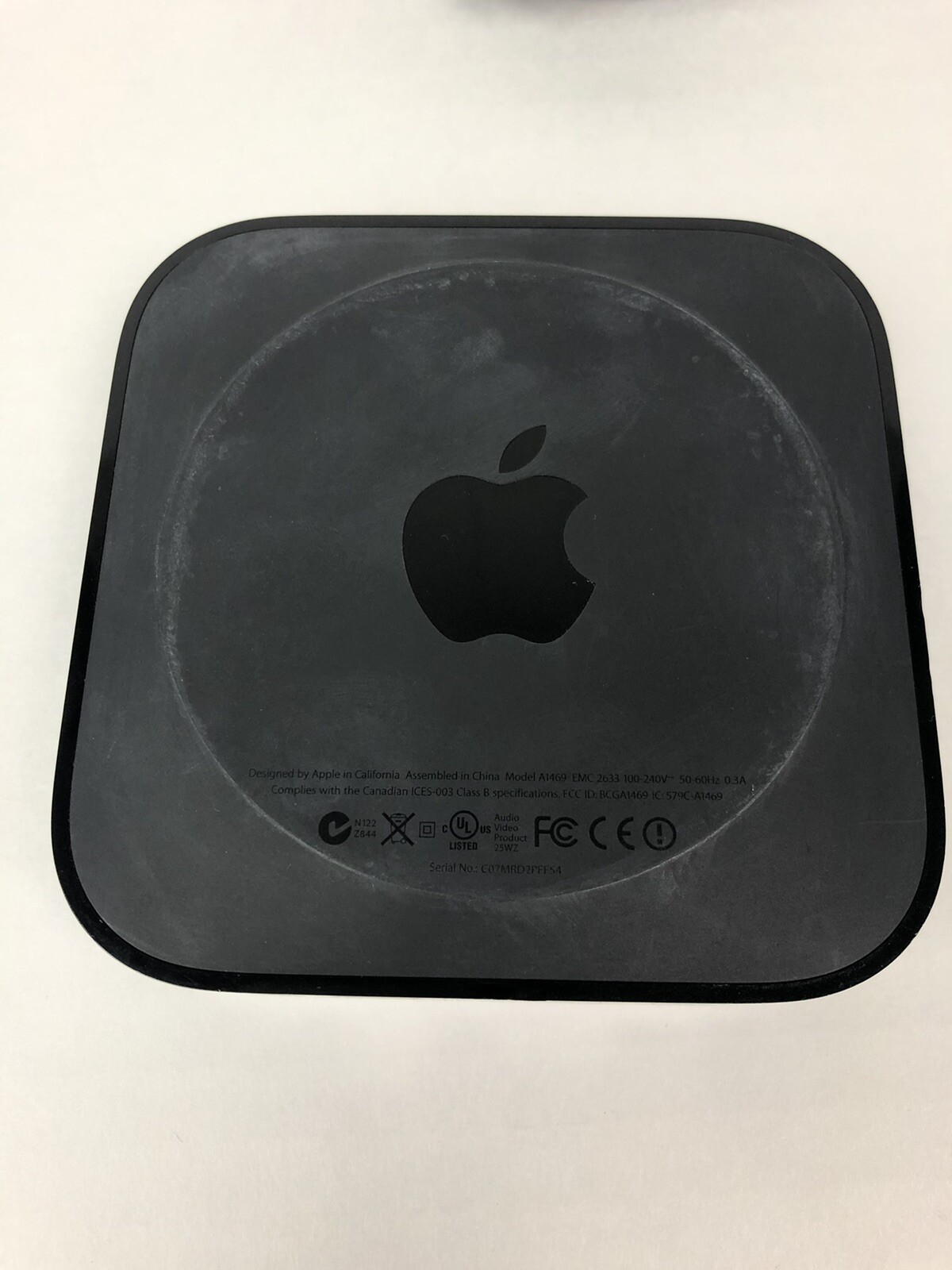 APPLE TV (3rd Generation) 8GB HD Media Streamer – A1469 + Remote