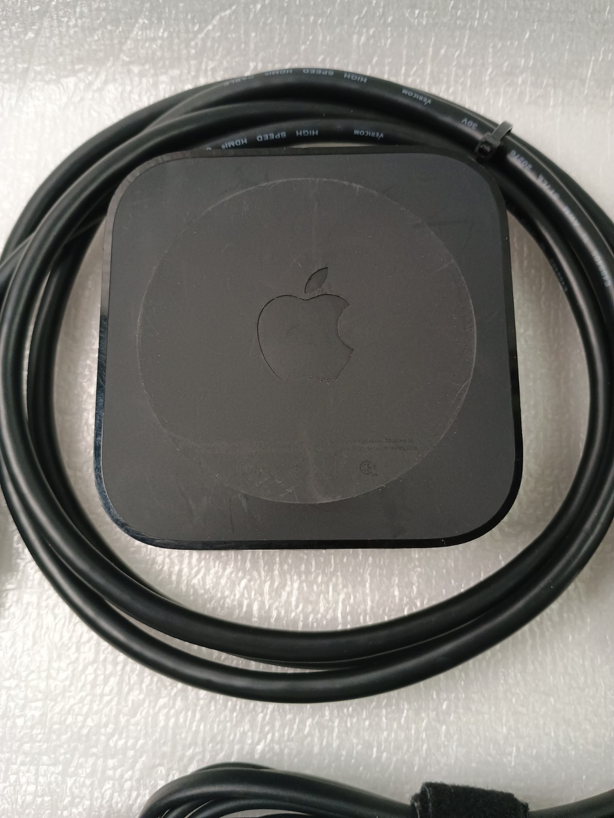 Apple TV HD 4th Gen 32GB Model A1625 Power Cord HDMI Cable & Remote, Reset