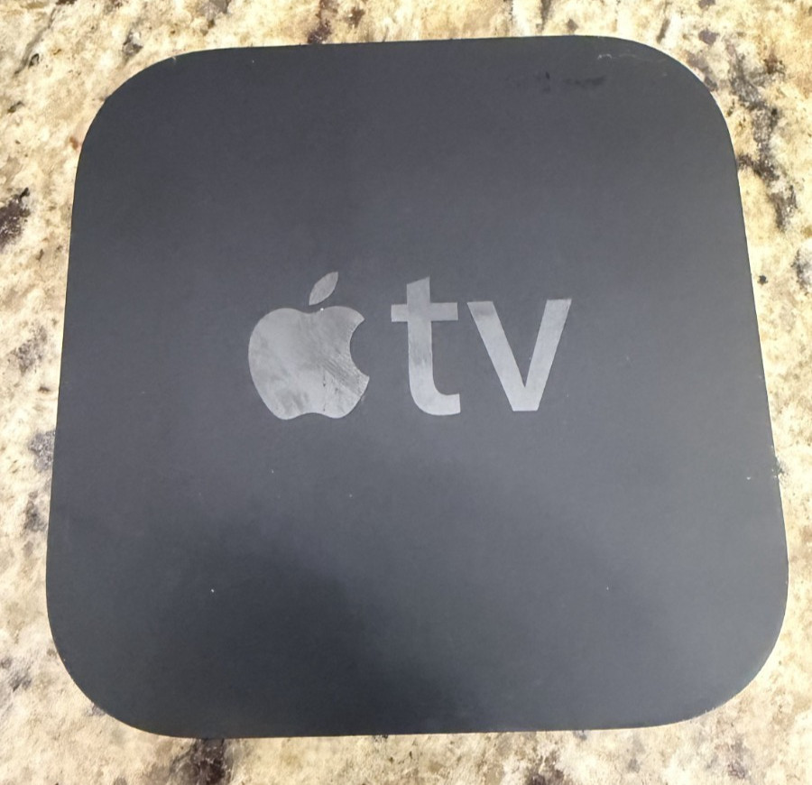 Apple TV (4th Generation) HD Media Streamer — A1625 — Fully Functional!