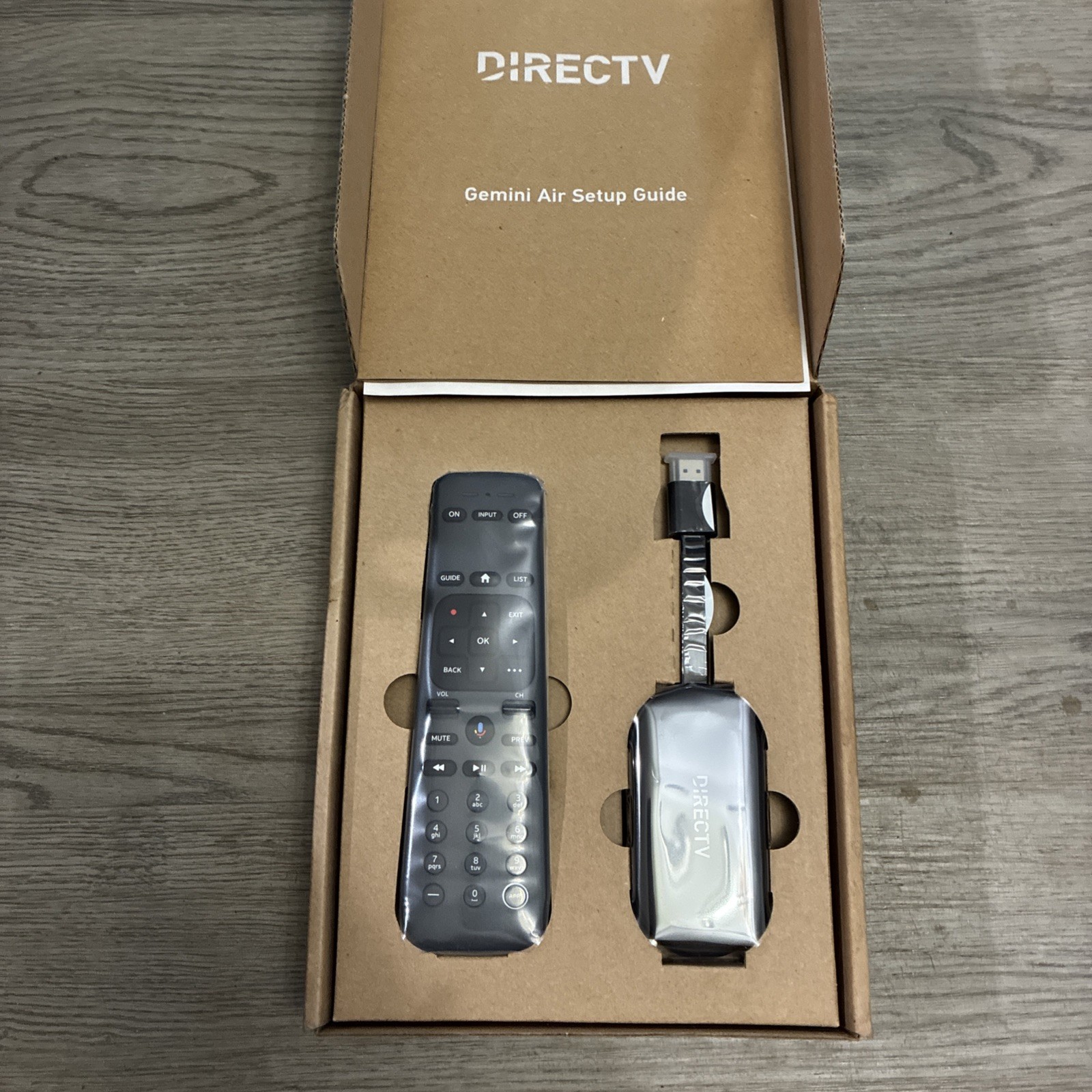 DIRECTV Gemini Air Streaming Device 4K Model P21KW-500 Wth AC Adapter and Remote