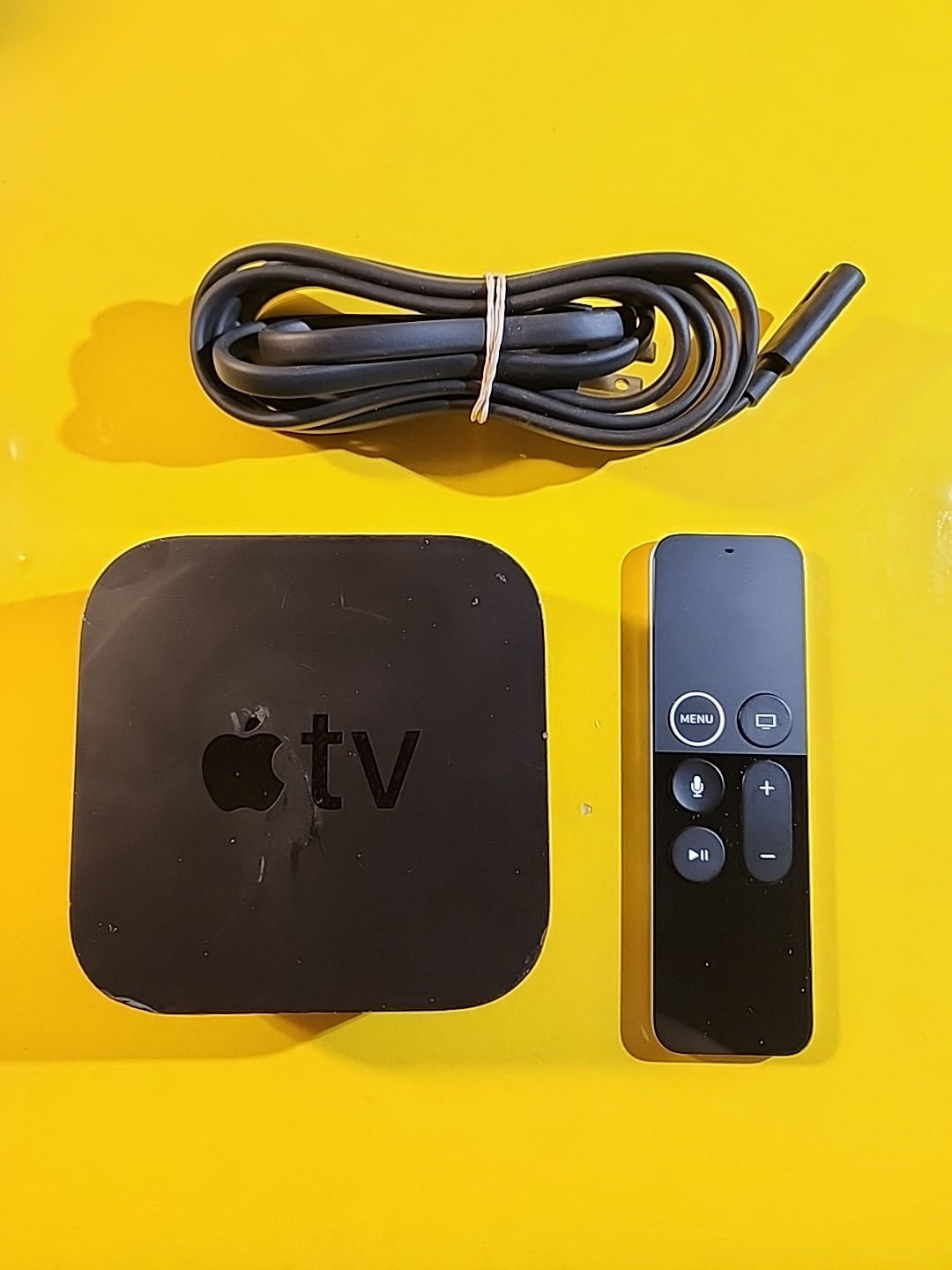 Apple TV 4th Generation HD Media Streamer (A1625, 32GB) MR912LL/A