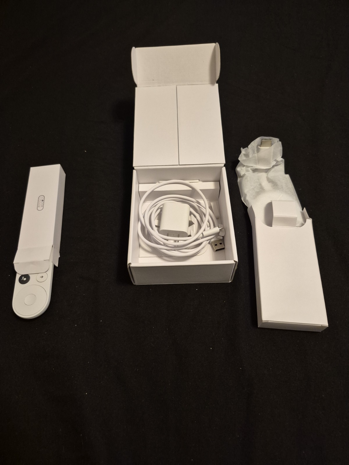 Google Chromecast with Google TV HD 1080p Voice Remote White great condition
