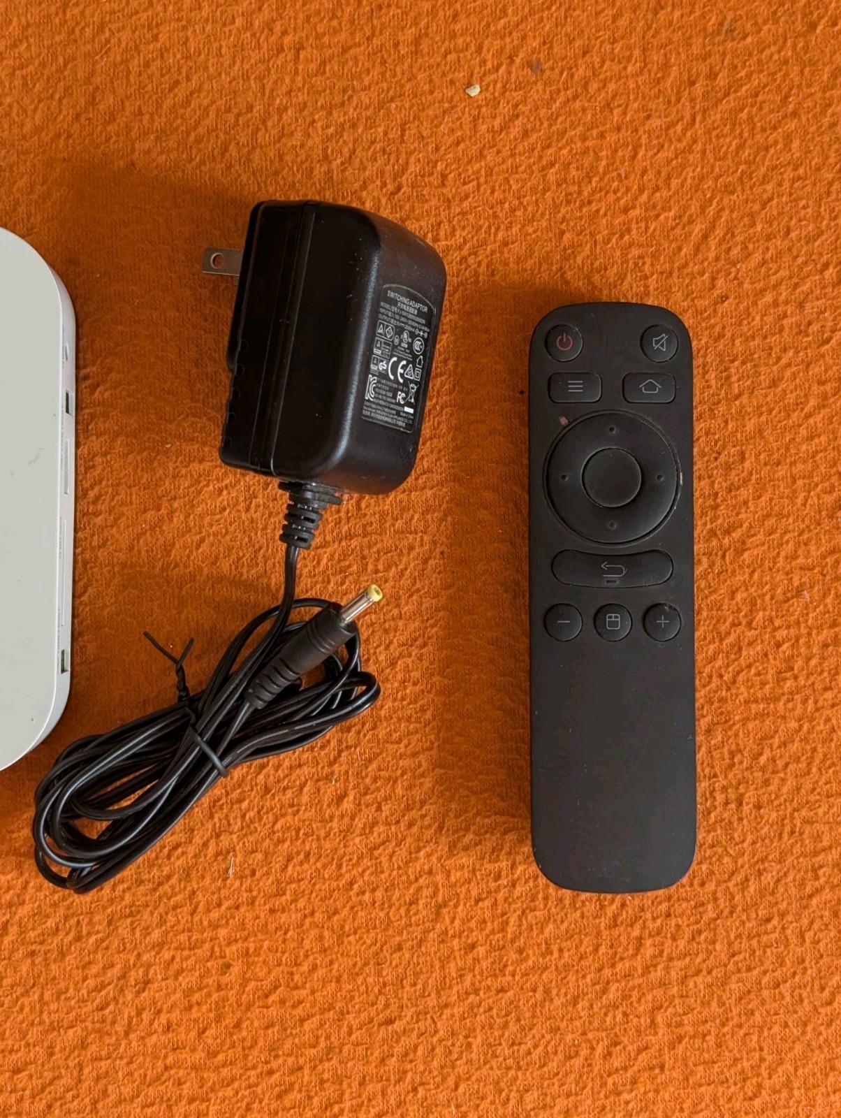 Skystream Digital Media Streamer SS-One With Remote & Power Adapter
