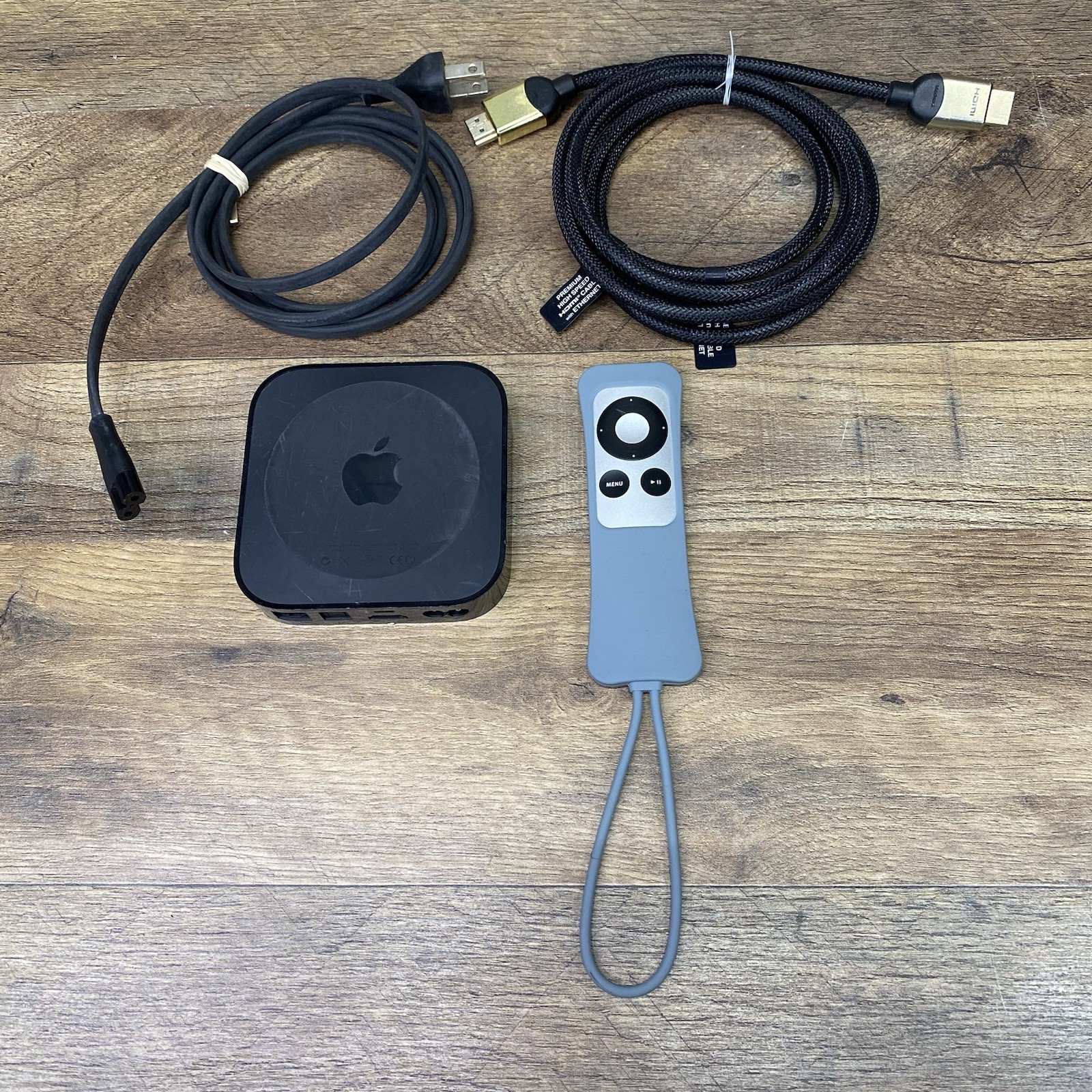 Apple TV A1378 2nd Gen HD Media Streamer Device With Remote And Monster HDMI