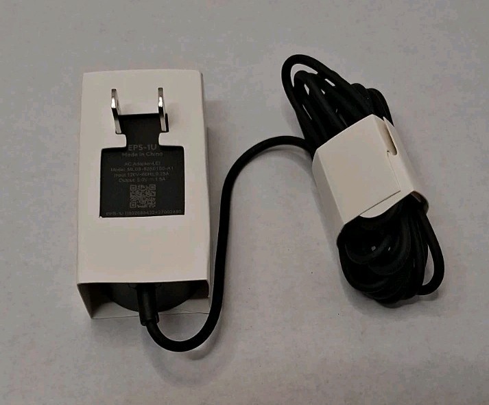 Xumo Stream Box 4K Streaming Device HW Version 1.1 Model ESST11AEI Open Box